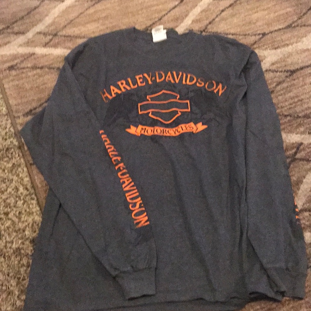 Men’s HD long sleeve T. XL. Like new!!